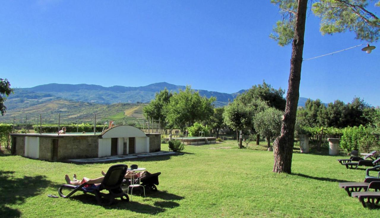 Agriturismo "Borgo Madonna Degli Angeli" - Charming Cottages In The Gardens ! Tocco da Casauria Exteriér fotografie